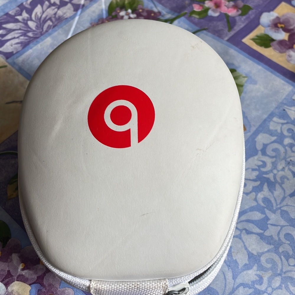 Beats by Dr. Dre headphones! Soft cushion for ears!